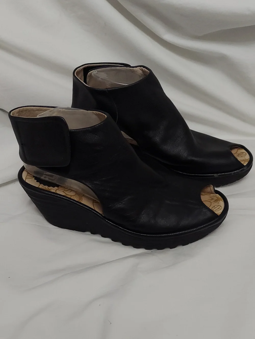 Fly London Yone black leather peep-toe wedge platform sandals Womens 40